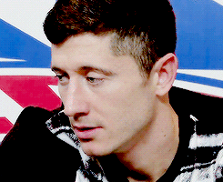 Robert Lewandowski Interview GIF - Find & Share on GIPHY