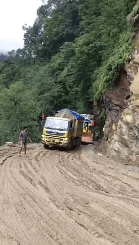 🚛 Kashmir Transport Company for Business & Industries 7