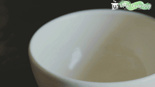 Промыть венчик и чашу для приготовления чая матча