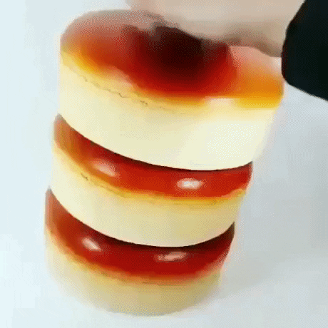 Japanese cheesecake in satisfying gifs
