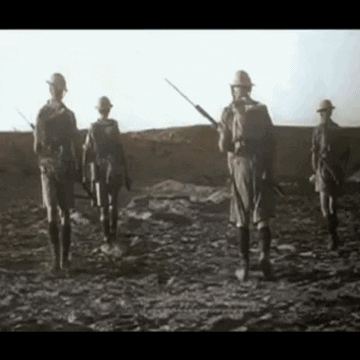 Druga svetovna vojna, skupina britanskih vojakov skoči v kritje