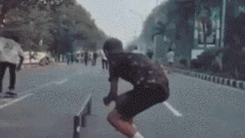 Stakeboard Vs cyclist