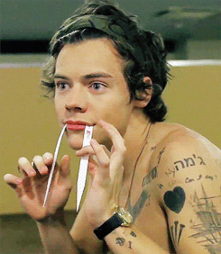 Výsledek obrázku pro harry styles gifs