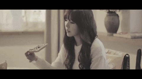 Raina trong MV " You End, And Me"