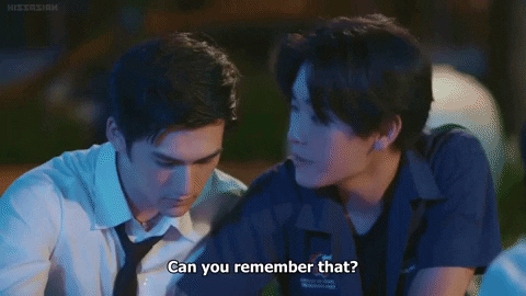 Đàn em năm nhất và đàn anh năm ba. (Ảnh: Internet) Đàn em năm nhất và đàn anh năm ba. (Ảnh: Internet)