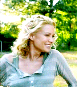 Laurie Holden GIF - Find & Share on GIPHY