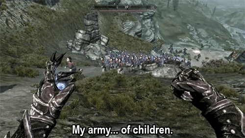 Les mains du personnage face à une armée d'enfant.
