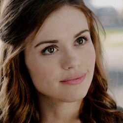 Holland Roden GIFs - Find & Share on GIPHY