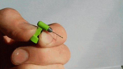 Miniature screw driver