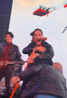 https://media.giphy.com/media/ZNo4FPlZ46wGiWksgH/giphy.gif