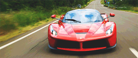 Ferrari en la carretera