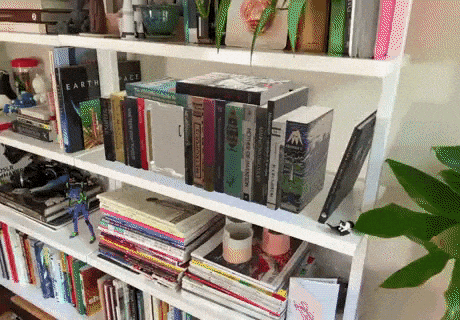 Little space between books in wow gifs
