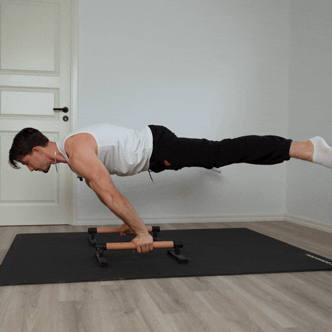 Straddle Planche demonstration