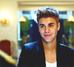 Justin Bieber ayuda a un ciclista en apuros - Imagen 1