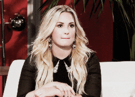 Gif segurando o riso