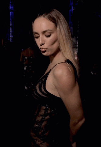 giphy.gif