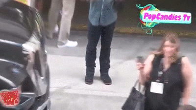 celebrity walking away from paparazzi gif celebrity walking away from paparazzi gif