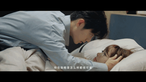 Dư Sinh Xin Chỉ Giáo là bộ phim nhẹ nhàng với motif đơn giản xoay quanh mối tình của bác sĩ Cố Ngụy và cô sinh viên Lâm Chi Hiệu. (Ảnh: Internet)