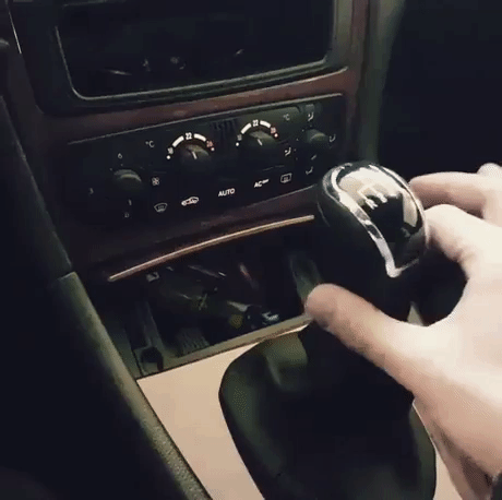Car Is Not In Mood in funny gifs