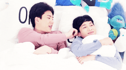 Mỗi lần OffGun xuất hiện là cả "tấn đường" đổ xuống đầu fan. (Ảnh: Internet) Mỗi lần OffGun xuất hiện là cả "tấn đường" đổ xuống đầu fan. (Ảnh: Internet)