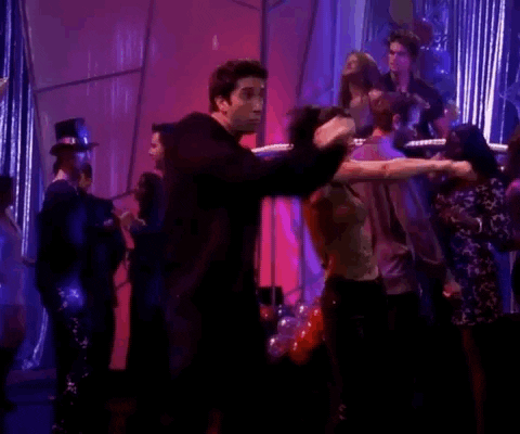 Gif de Friends où Ross et Monica effectuent leur "routine" de danse