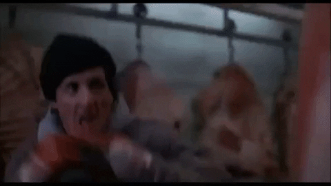 Gif de Rocky Balboa qui s'entraîne tapant sur un morceau de viande en vue de changer de vie