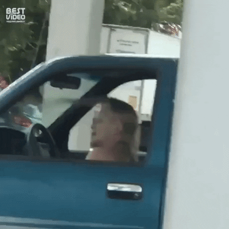 Passing time on red light in funny gifs