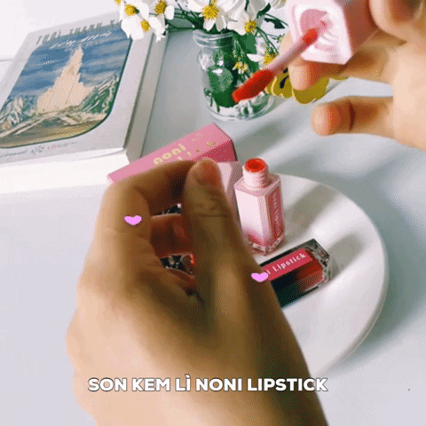 Son kem lì Noni Lipstick có chất son rất mịn.