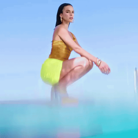 Verão 2022 da Arezzo traz Bruna Marquezine como protagonista