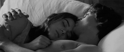 Чувственно-нежный секс на постельке