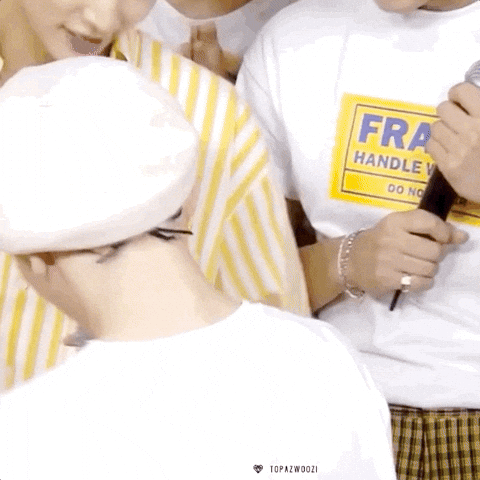 Woozi (Seventeen) Height, Weight, Age, Girlfriend, Wife, Biography, Family & More 3 Woozi gif image