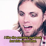 Smokey eye never fails to leave a strong visual impact.
