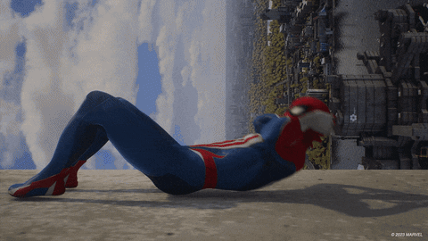Spider-Man haciendo abdominales mientras se divierte encima de un edificio de Nueva York.- Blog Hola Telcel