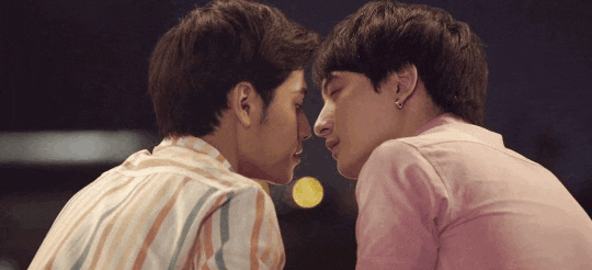 Một "yếu tố" làm nên độ nổi tiếng toàn châu Á của SingtoKrist. (Ảnh: Internet) Một "yếu tố" làm nên độ nổi tiếng toàn châu Á của SingtoKrist. (Ảnh: Internet)