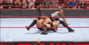 WWE RAW (20 de enero 2020) | Resultados en vivo | Andrade vs. Rey Mysterio en escaleras 12