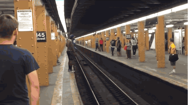Resultado de imagen de gif subway jump