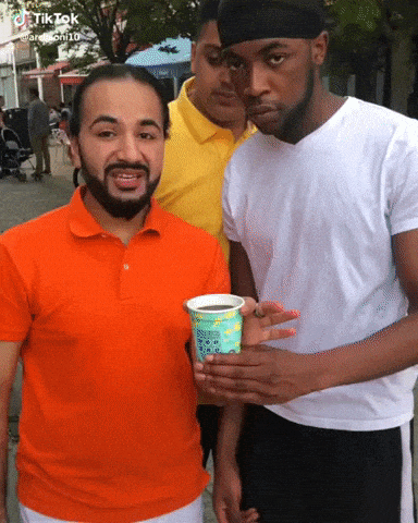 Best reaction to a magic trick in funny gifs