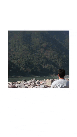 Meditação no Rio Ganges