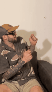 GIF animado de Charlie, Director de Crecimiento de PSBL