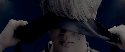 Jimin (BTS) trong MV Blood Sweat & Tears