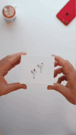 AirPods Pro 2 mostrando su diseño compacto