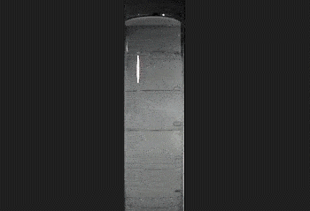 Superhydrophobic surface entering water