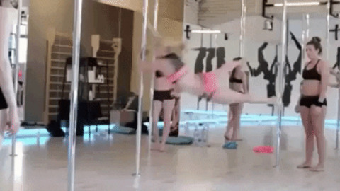Amazing pole dancing skill