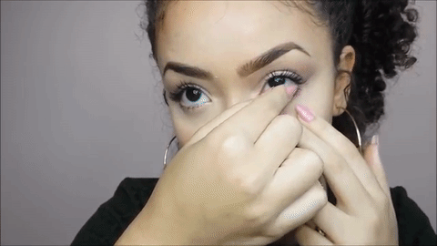 Sluipmoordenaar IJver Mew Mew How To Remove Contact Lenses? – Billionaire Beauties