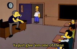 Moe, dos Simpsons, a falar para a turma