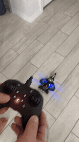 Avion drone volando
