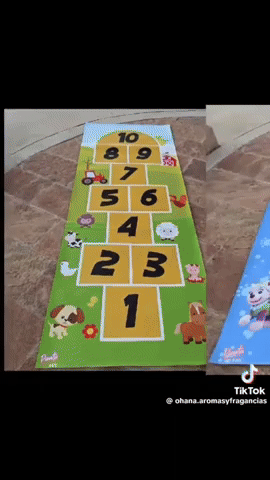 Dise&ntilde;o colorido de la alfombra infantil