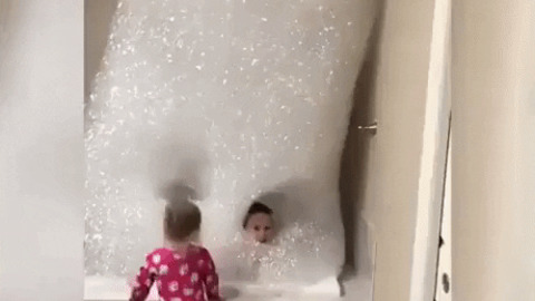 When dad is incharge of bathtime