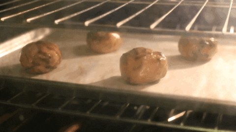 Sped up video of cookies baking in the oven.