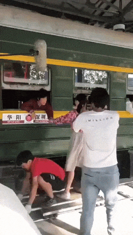 How the train scenes are filmed in funny gifs